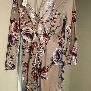 Open back long sleeve floral dress
